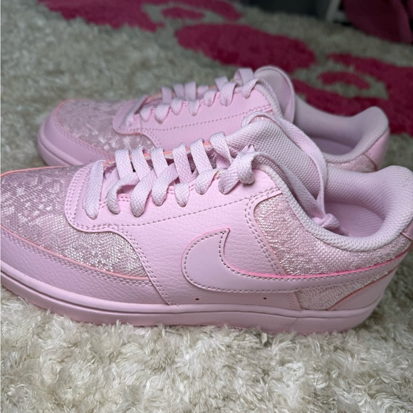NIKE Pink Lace Women's Sneakers - Picture 12 of 12